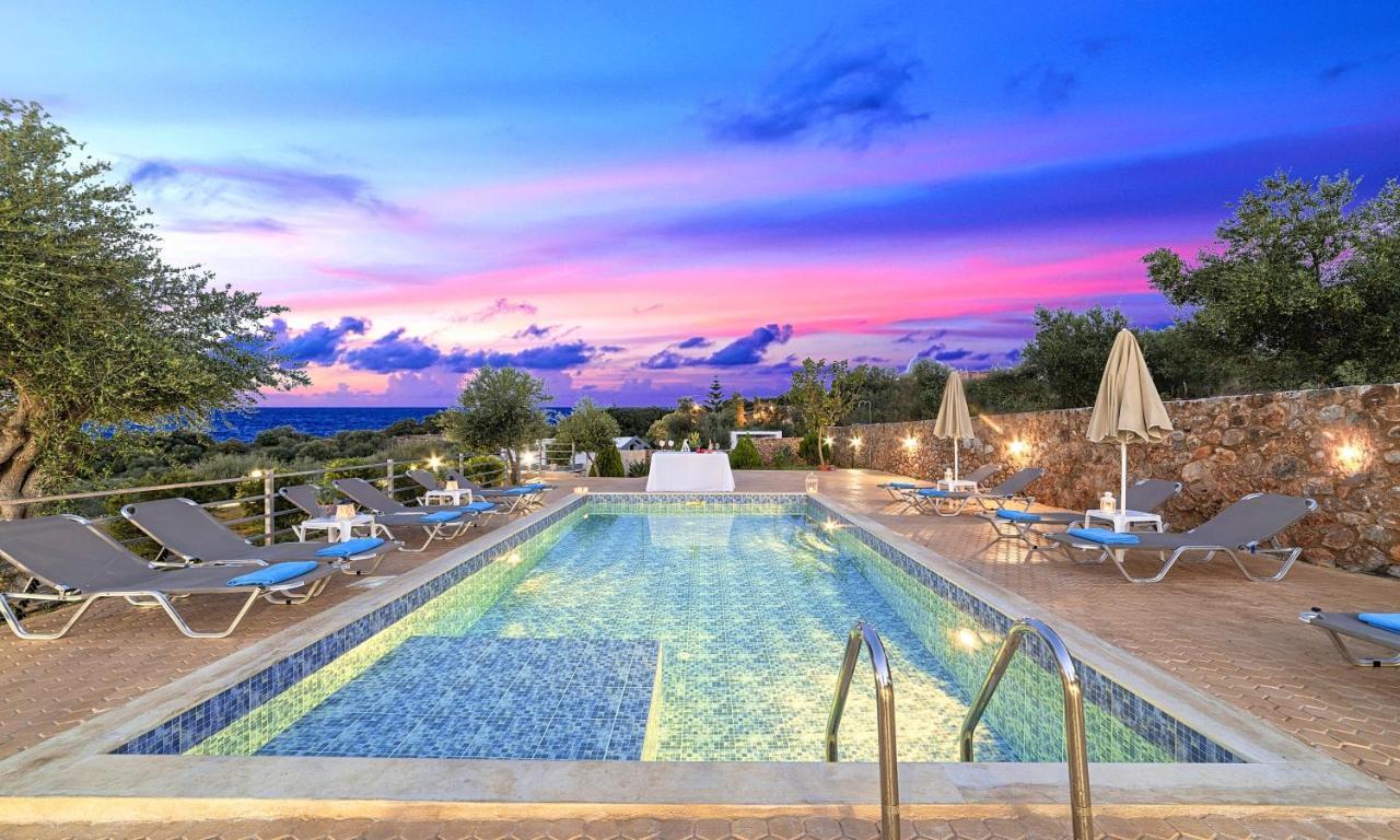 Aqua Blue Villas With Heated Pool Mathés Zewnętrze zdjęcie