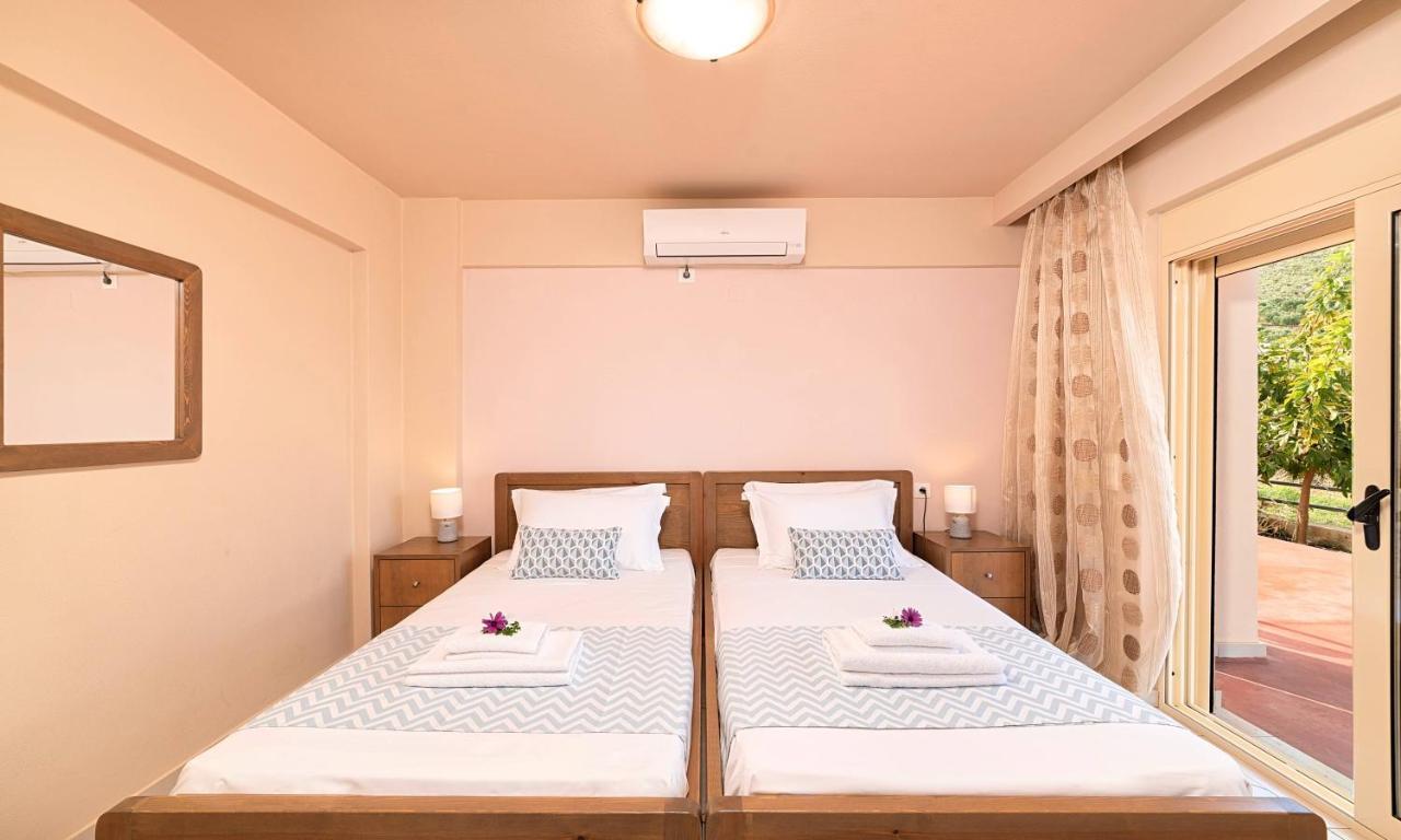 Aqua Blue Villas With Heated Pool Mathés Zewnętrze zdjęcie